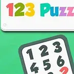 Text colorat cu 123 Puzzle deasupra unei table numerice pe un fundal verde