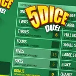 Fundal verde, două zaruri albe și un tabel de scor cu textul 5 DICE DUEL în partea de sus
