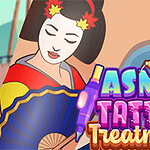 Femeie în costum tradițional cu evantai și textul ASMR Tattoo Treatment în prim-plan