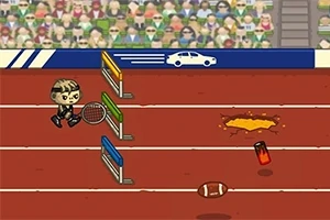 Un personaj animat aleargă pe o pistă de atletism cu obstacole, un morman de noroi și o minge de fotbal american, iar în fundal se vede un stadion plin de spectatori
