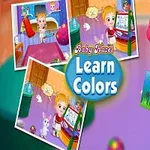 Fetiță zâmbitoare cu o pălărie roz ținând o imagine cu o casă colorată, înconjurată de jucării și desene