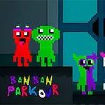 Patru creaturi pixelate și colorate diferit stau în fața unei uși albastre într-un mediu virtual