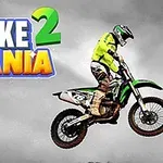 Motociclist în echipament verde sărind pe o motocicletă de teren, cu text colorat Bike Mania 2