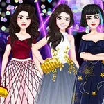 Patru fete îmbrăcate elegant în rochii de seară, cu un fundal de lumini colorate
