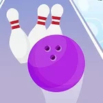 Minge de bowling mov în fața unor popice pe o pistă de bowling