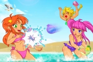 Trei fete anime în costume de baie, jucându-se cu baloane cu apă pe plajă sub un cer senin