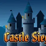 Castel medieval cu trei turnuri iluminate, pe fundal de munți, cu text decorativ Castle Siege în prim-plan