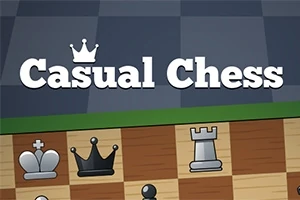 Textul Casual Chess deasupra unei table de șah stilizate cu piese de șah