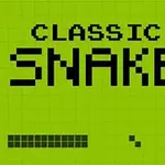 Ecran verde pixelat cu textul „CLASSIC SNAKE” și o linie de pătrate negre în partea de jos