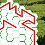 Formă geometrică roșie pe o rețea de hexagoane albe și verzi, pe un fundal de vegetație