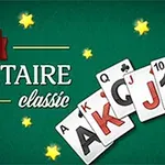 Textul daily SOLITAIRE classic pe un fundal verde cu stele galbene și cărți de joc afișate parțial