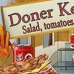Doner Kebab cu cartofi prăjiți, o doză de suc și condimente pe o masă într-un restaurant de tip fast-food