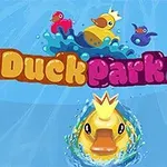 Rățușcă galbenă cu coroană înoată într-o piscină albastră alături de alte rățuște colorate și titlul Duck Park