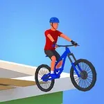 Două persoane pe biciclete albastre cu căști, pedalând pe o structură înălțată