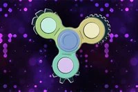 Îți plac fidget spinnerele și ai dorit să-ți creezi unul personal?