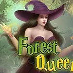 O femeie purtând o pălărie de vrăjitoare, cu brațele întinse și efecte luminoase colorate în jur, pe un fundal de pădure mistică
