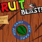 Text colorat „Fruit Blaster” pe un fundal cu aspect de lemn, un pepene verde și un personaj stilizat