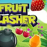 Ilustrație cu un copac, fructe proaspete și o bombă în prim-plan, sub textul Fruit Slasher