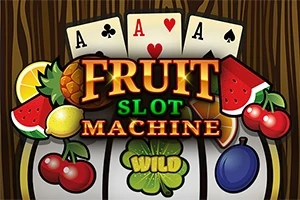 Trei cărți de joc cu simbolurile pică, cupă și treflă deasupra unui slot cu fructe, inclusiv cireșe, lămâie, pepene roșu, ananas și o prună, cu textul Fruit Slot Machine