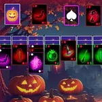Cărți de joc tematice de Halloween, cu dovleci sculptați și simboluri colorate pe fundalul unei nopți înfricoșătoare