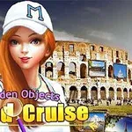 O tânără cu păr roșcat poartă o șapcă albă în fața Colosseumului, cu titlul Hidden Objects World Cruise în partea de jos