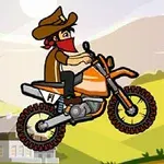 Un personaj cu pălărie de cowboy și eșarfă roșie conduce o motocicletă portocalie peste un deal, având o casă și câmpuri în fundal