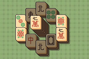 Piese de joc Mahjong aranjate într-un model circular pe un fundal verde cu carouri
