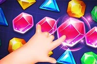 Jewel Crunch este un joc de tip match-3 cu grafică frumoasă și numeroase