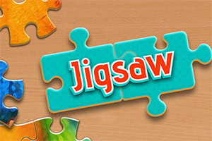 Piese de puzzle colorate și cuvântul Jigsaw pe un fundal de lemn