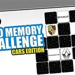 Logo-uri ale unor mărci auto și titlu albastru Logo Memory Challenge Cars Edition pe un fundal cu pătrate negre