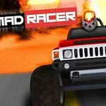Mașină roșie de teren cu roți mari și un lansator de proiectile pe capotă, pe fundal cu o explozie și textul MAD RACER