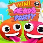 Două personaje rotunde și colorate, unul portocaliu și celălalt roz purtând o pălărie de bucătar, cu limbi scoase, pe un fundal de câmp verde cu poartă de fotbal și o găină