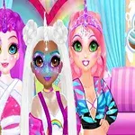 Trei personaje colorate și stilizate, cu păr vibrant și accesorii unicorn, stau aliniate într-un decor fantezist