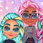 Trei personaje cu păr colorat vibrant și ochelari, împotriva unui fundal pastel cu stele și semilună