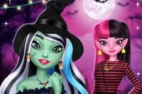 Intră în Monster High și îmbracă personajele în ținute înfricoșătoare