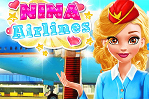 O însoțitoare de bord zâmbitoare se află în fața unui avion albastru, cu titlul Nina Airlines scris deasupra