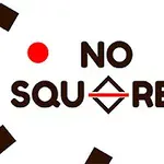 Textul „NO SQUARES” pe un fundal alb, înconjurat de pătrate maro și cercuri roșii
