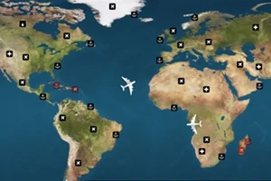 Hartă a lumii cu avioane deasupra oceanelor și simboluri cu cranii, măști și cruci alb-negru plasate peste diferite locații de pe continente