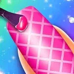 Unghie pictate cu un model roz carouri, o pensulă de lac de unghii și un fundal colorat cu fluturi și sclipici