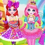 Trei personaje colorate în rochii extravagante, cu păr roz, albastru și roșu, purtând accesorii de basm