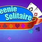 Logo colorat cu textul Queenie Solitaire pe un fundal violet, înconjurat de simboluri de cărți de joc