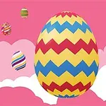 Ouă de Paște colorate cu modele zig-zag pe un fundal roz cu nori albi