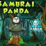 Un urs panda îmbrăcat ca un samurai stă pe un ciot de copac într-o pădure animată, cu inscripția SAMURAI PANDA deasupra