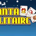 Textul „Santa Solitaire” pe un fundal albastru cu cărți de joc cu simboluri de Crăciun și o siluetă de sanie trase de reni în partea de sus