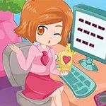 Tânără cu păr castaniu, stând la birou, ținând o cutie galbenă cu inimioară, lângă un computer și un telefon