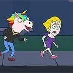 Un personaj cu cap de unicorn colorat și o femeie blondă alergând pe un trotuar noaptea