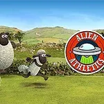 Trei oi sar peste un balot de fân pe un câmp, sub un cer albastru, alături de un logo rotund cu o farfurie zburătoare și textul Alien Athletics