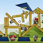 Scene cu personaje de desene animate purtând pălării de pirat, într-o structura din lemn în formă de casă, pe fundal montan