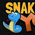 Un șarpe albastru desenat cu expresie zâmbitoare, alături de textul SNAKE Y0 pe un fundal întunecat