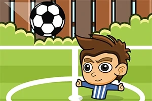 Personaj animat cu tricou în dungi albastre și albe, pe un teren de fotbal, ținând brațele sus, cu o minge de fotbal care zboară deasupra capului, iar în fundal sunt gard și tufișuri verzi